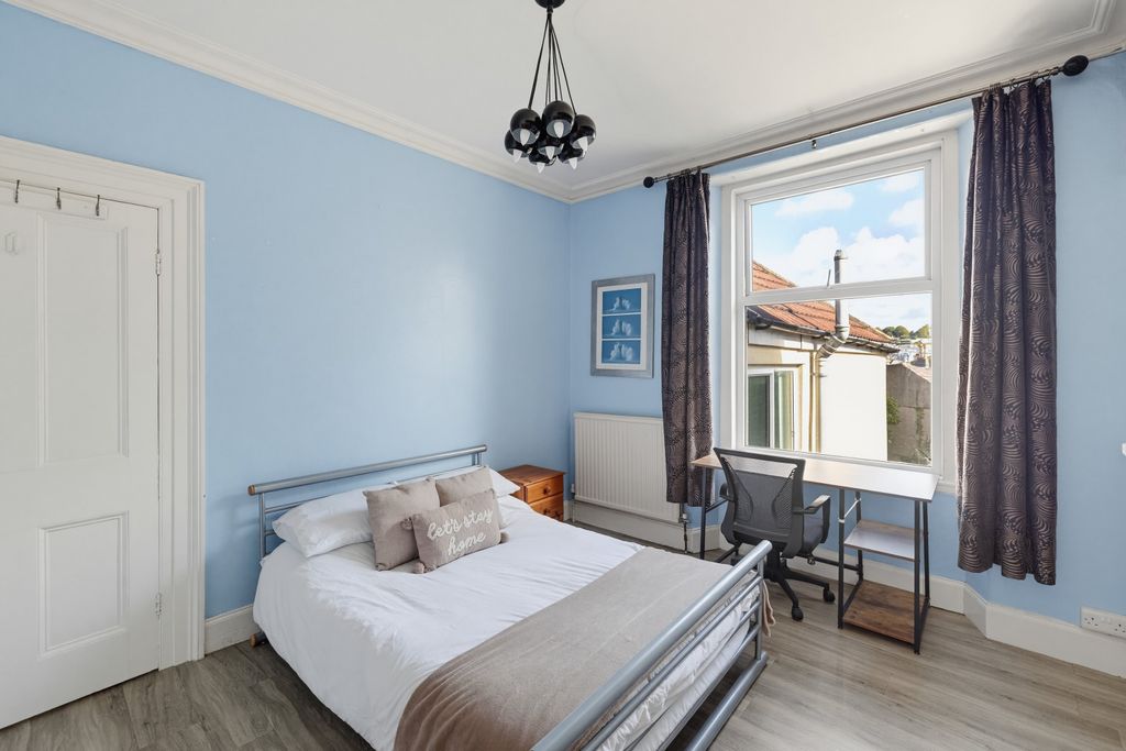 Property photo 1 of 9 0030