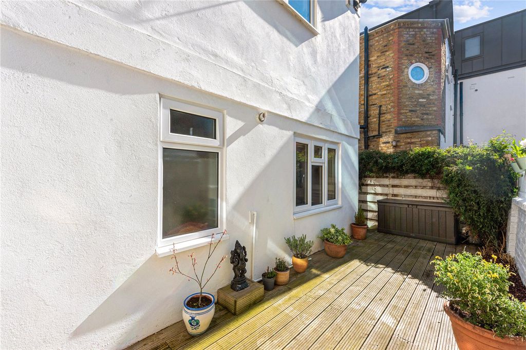 Property photo 2 of 12 Picture No. 13