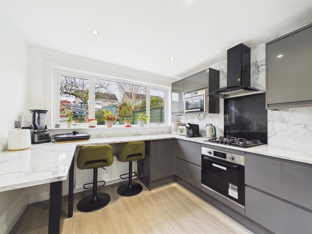 Property photo 2 of 21 Cam01486G0-Pr1039-Still001.Jpg