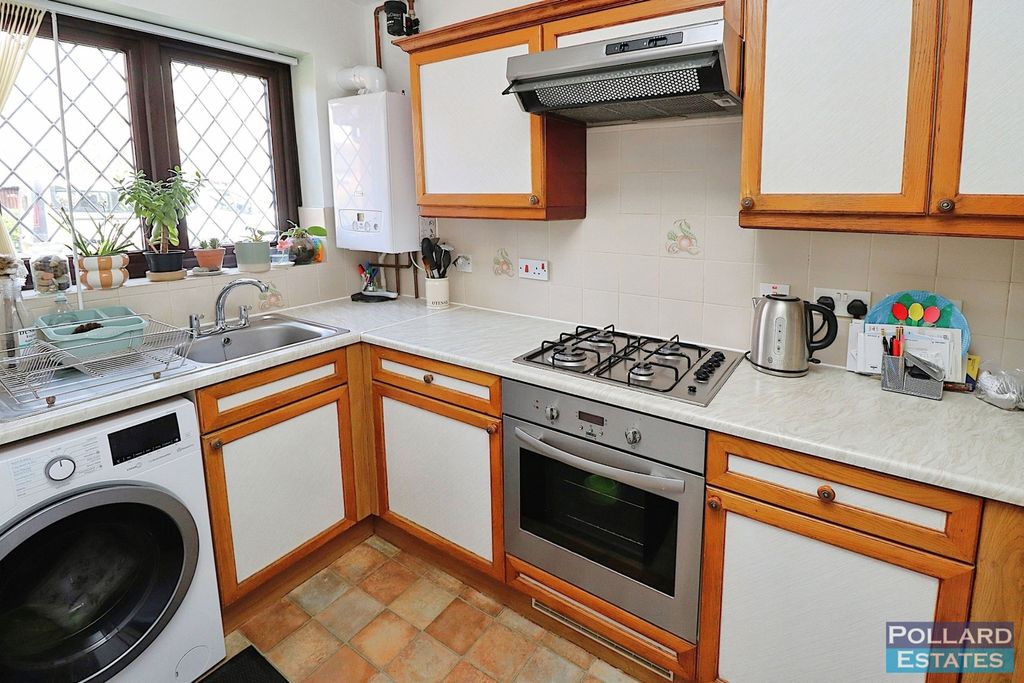 Property photo 2 of 19 Pbox-Img.Jpg