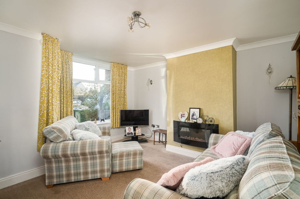 Property photo 2 of 19