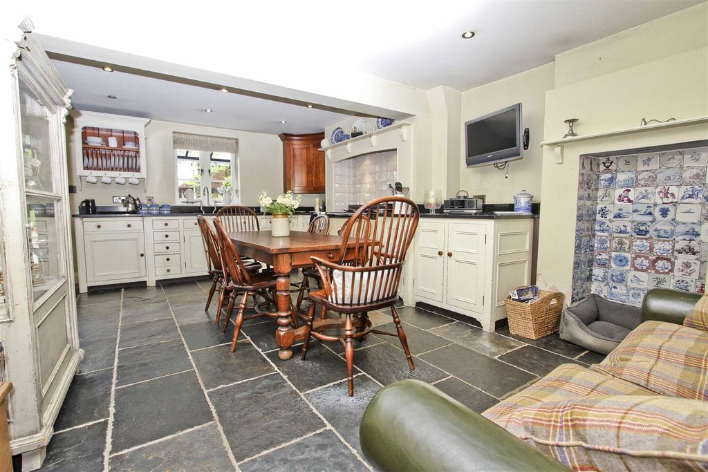 Property photo 3 of 30 Kitchen.Jpg