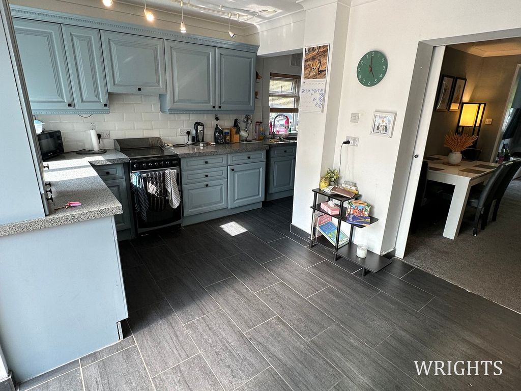 Property photo 3 of 24 Kitchen / Diner