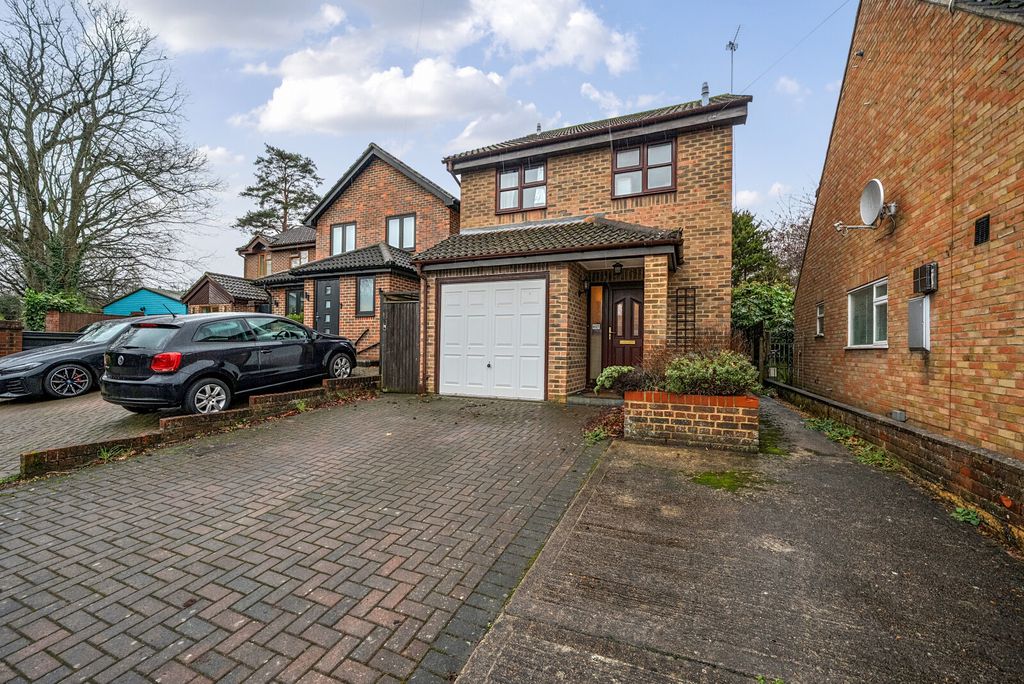 Property photo 1 of 20 1396965-18-696627...