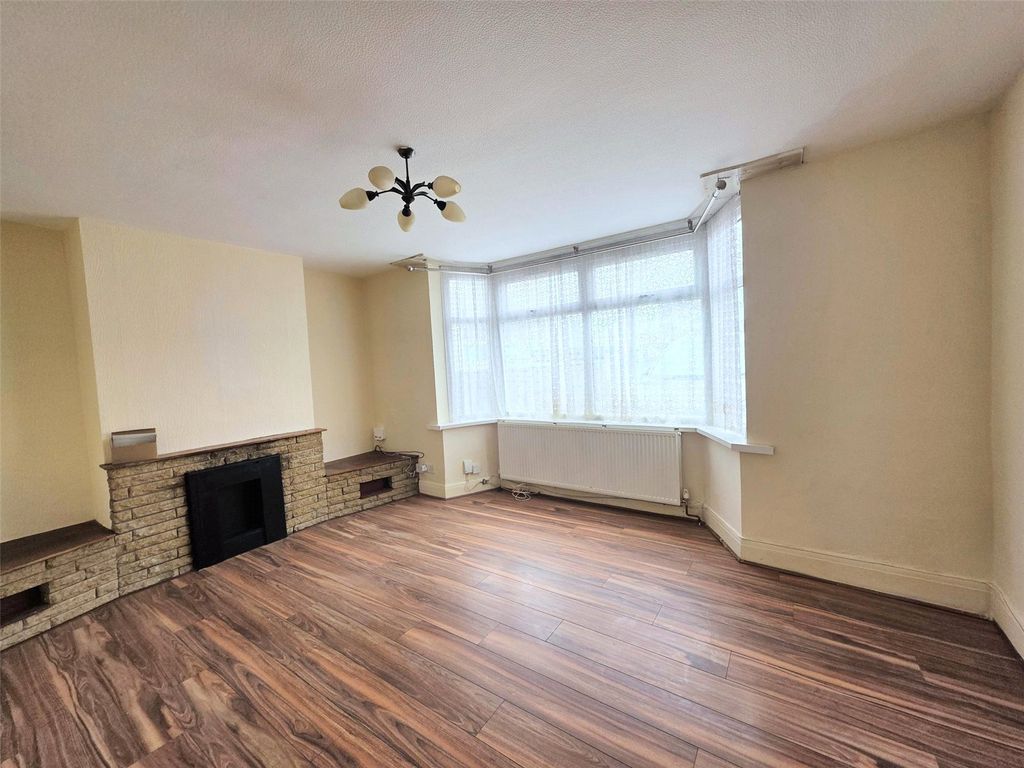 Property photo 3 of 12 Picture No. 03