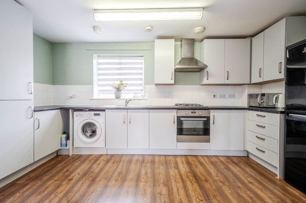 Property photo 2 of 11 Picture No. 09