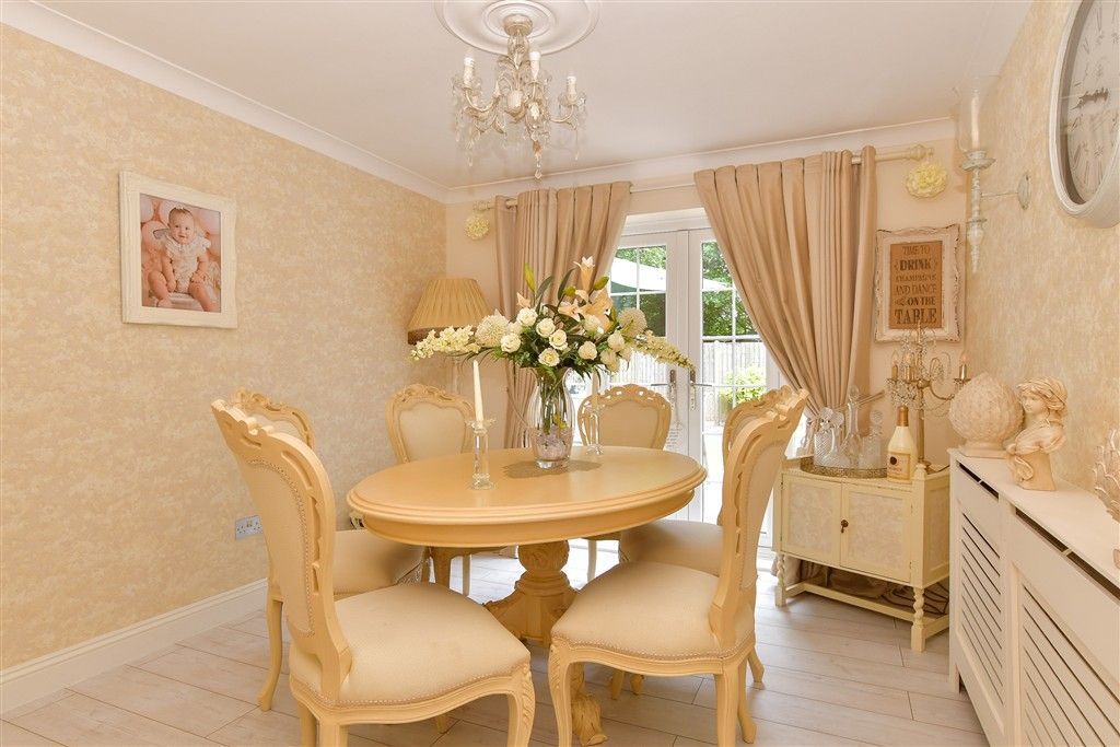 Property photo 3 of 21 Dining Room