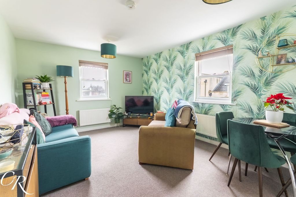 Property photo 3 of 11