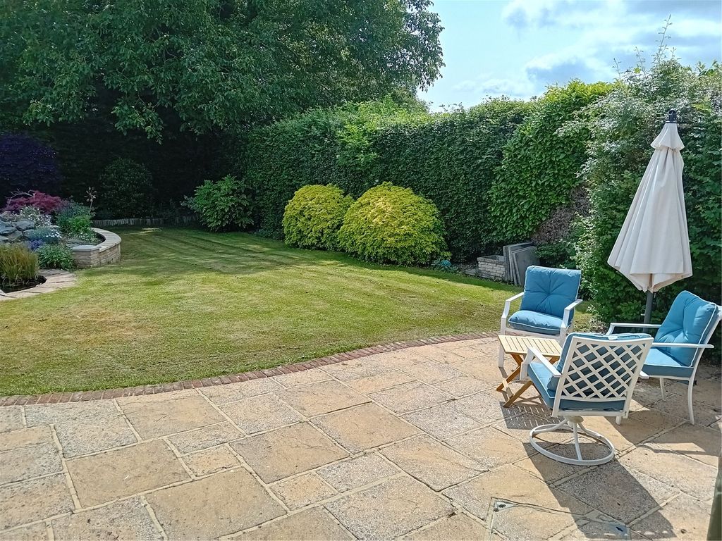 Property photo 3 of 22 Garden