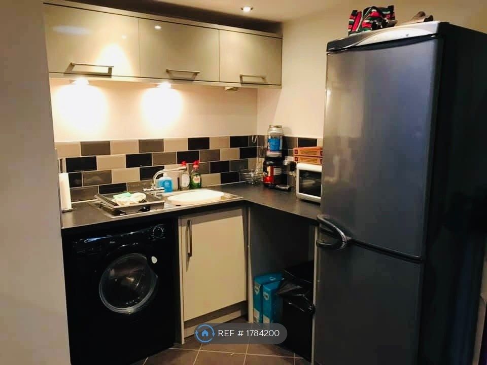 Property photo 2 of 7 Kitchen