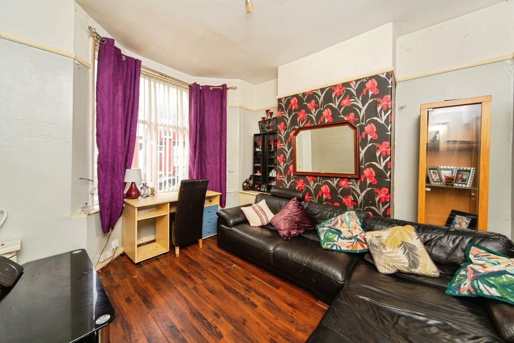 Property photo 3 of 10 Pbox-Img.Jpg