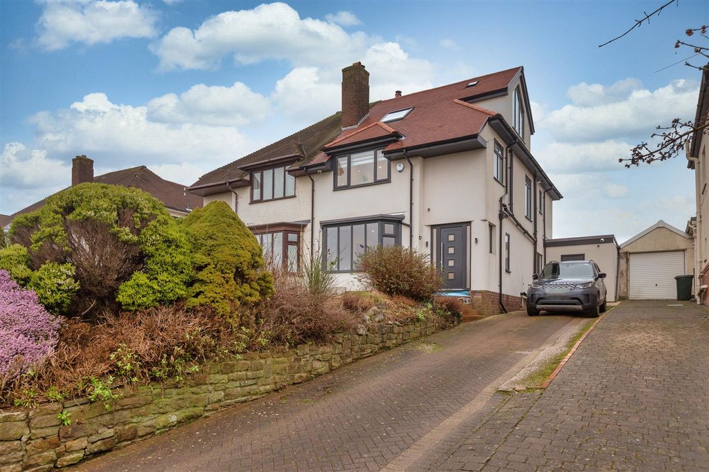 Property photo 1 of 28