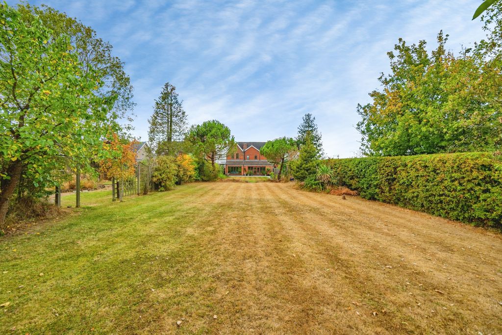 Property photo 2 of 30 Third Of An Acre Plot