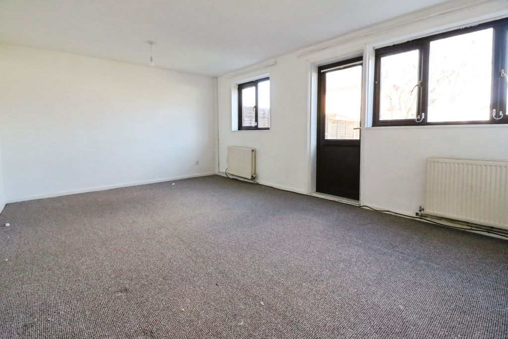 Property photo 3 of 21 Photo 8