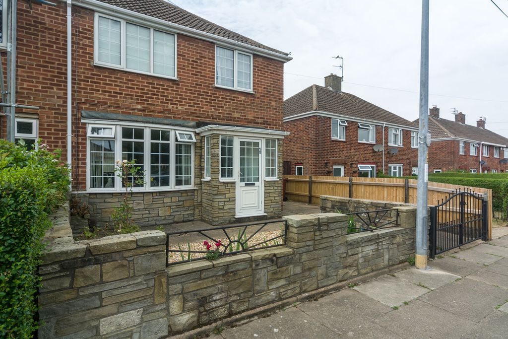 Property photo 1 of 28