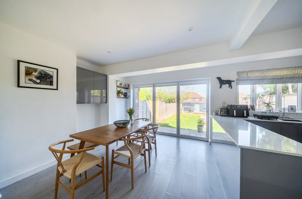 Property photo 2 of 14 1447541-25-69F3E8...