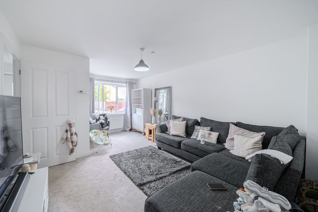 Property photo 3 of 21