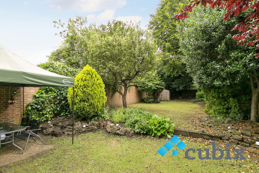 Property photo 2 of 16