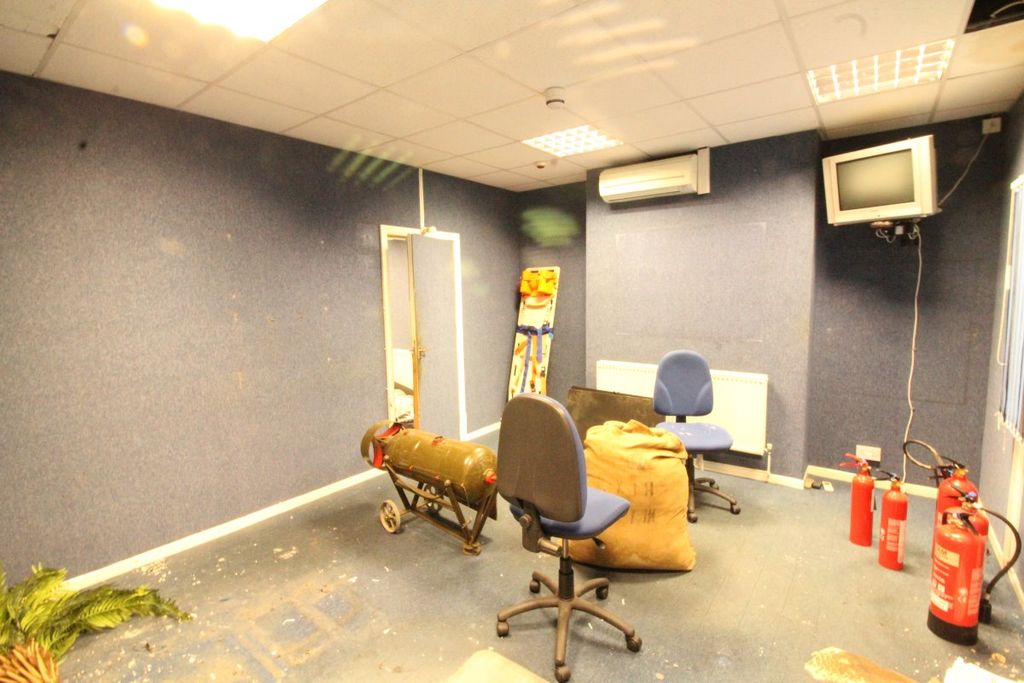 Property photo 2 of 19 Gallery