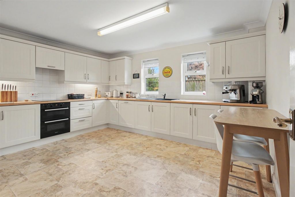 Property photo 2 of 22 Kitchen