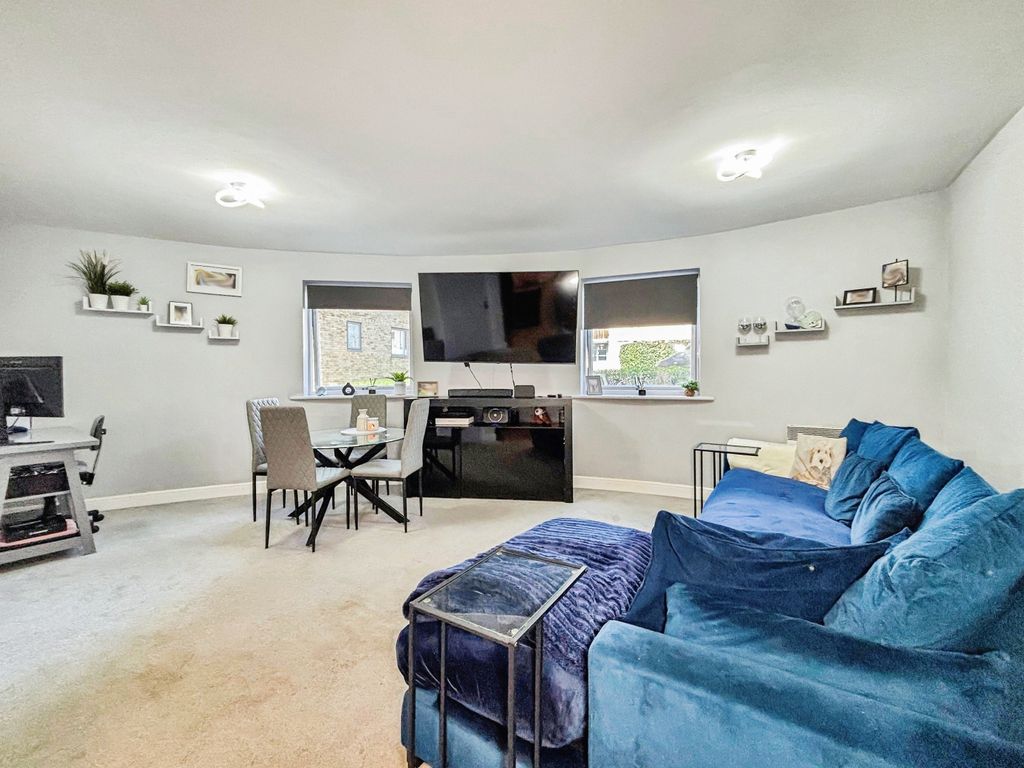Property photo 3 of 6