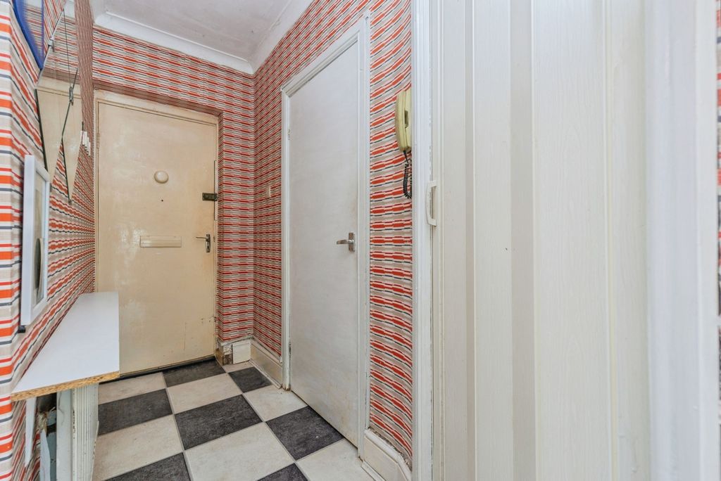 Property photo 2 of 20 Pbox-Img.Jpg
