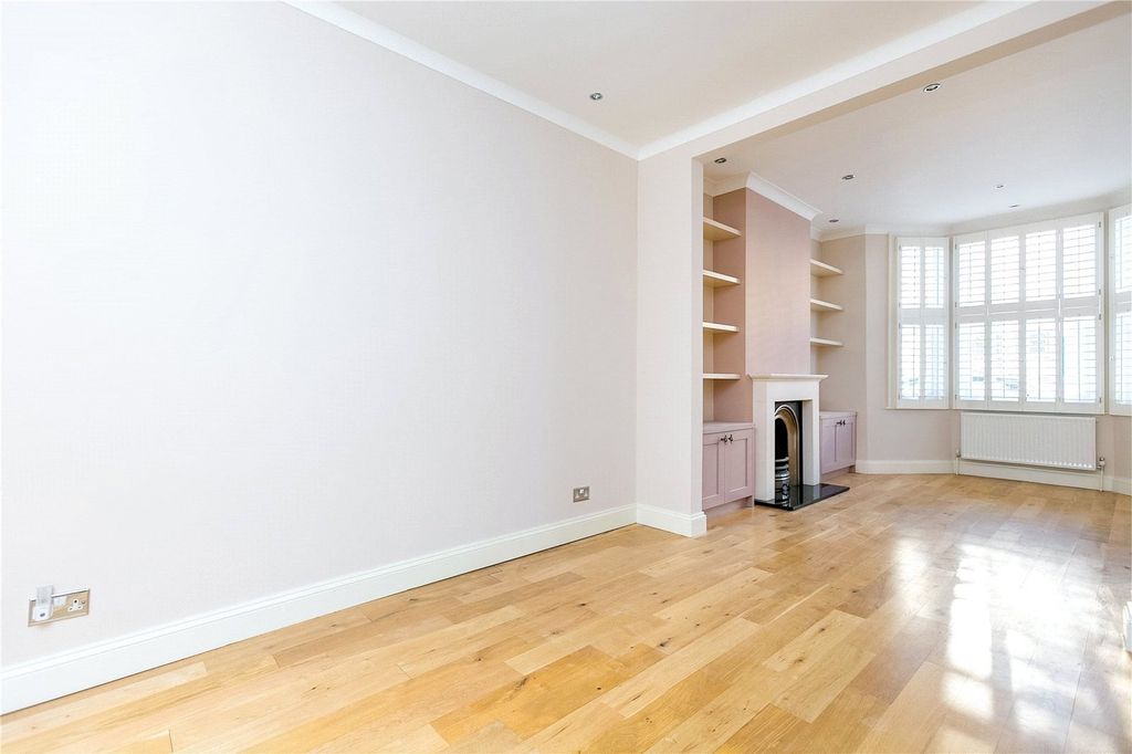 Property photo 3 of 9