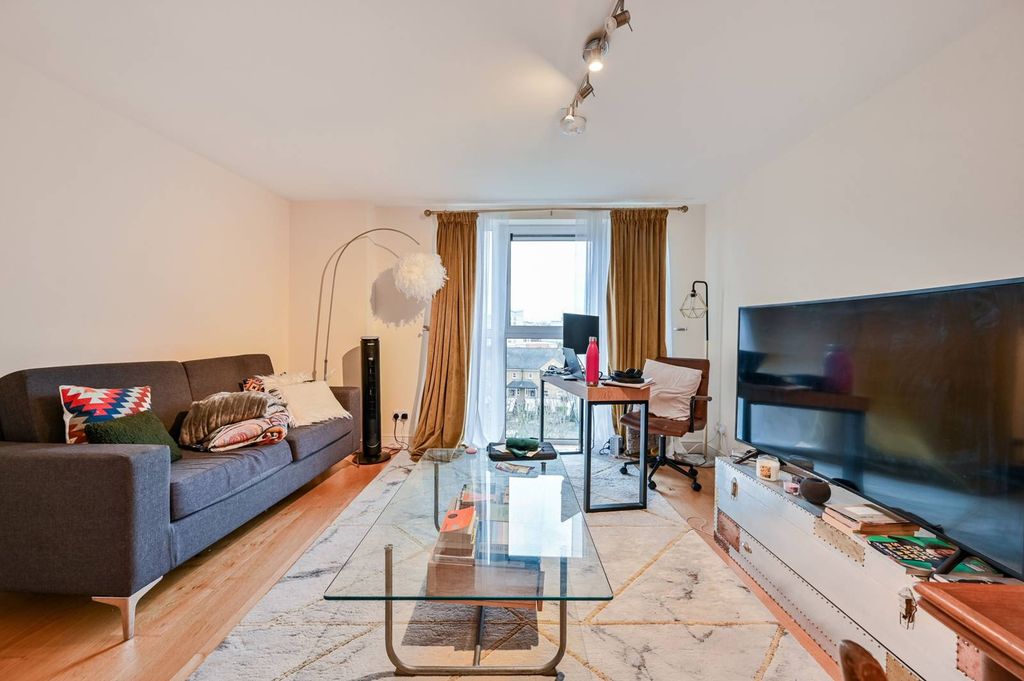 Property photo 3 of 7