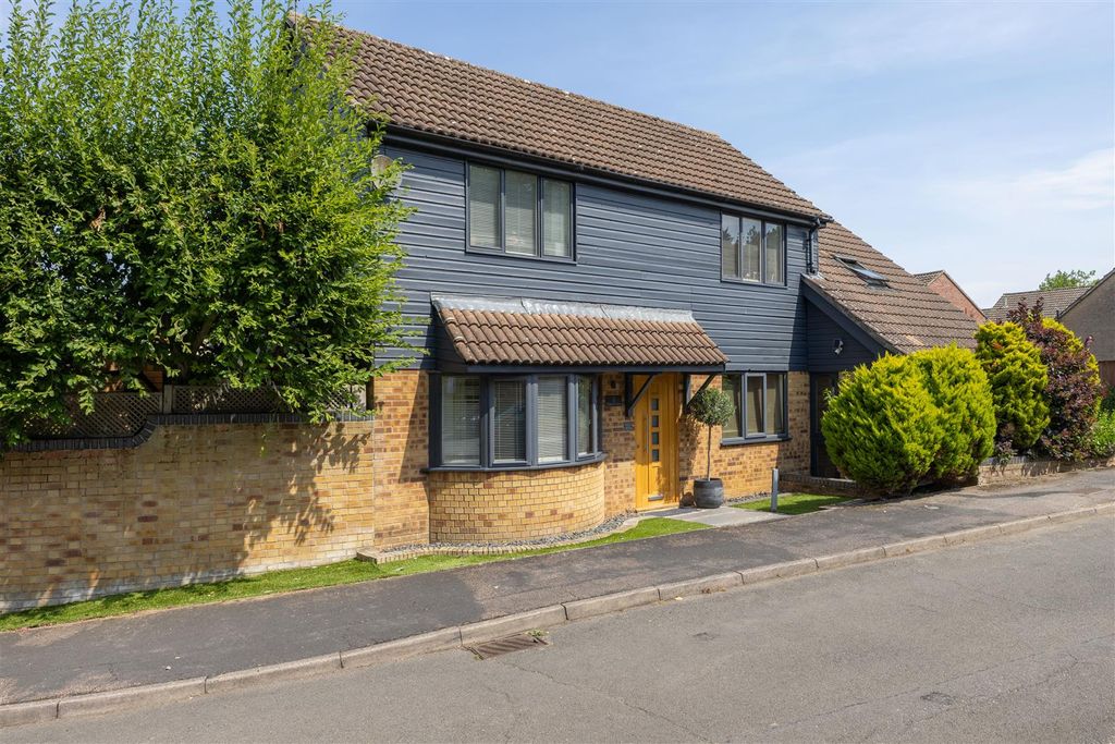 Property photo 1 of 17
