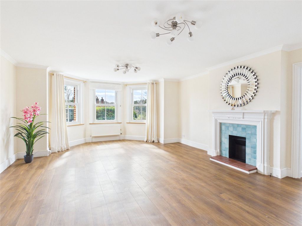 Property photo 2 of 20 Picture No. 11