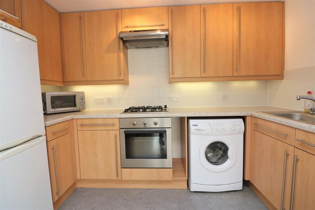 Property photo 3 of 7 Fairlead House.Jpg