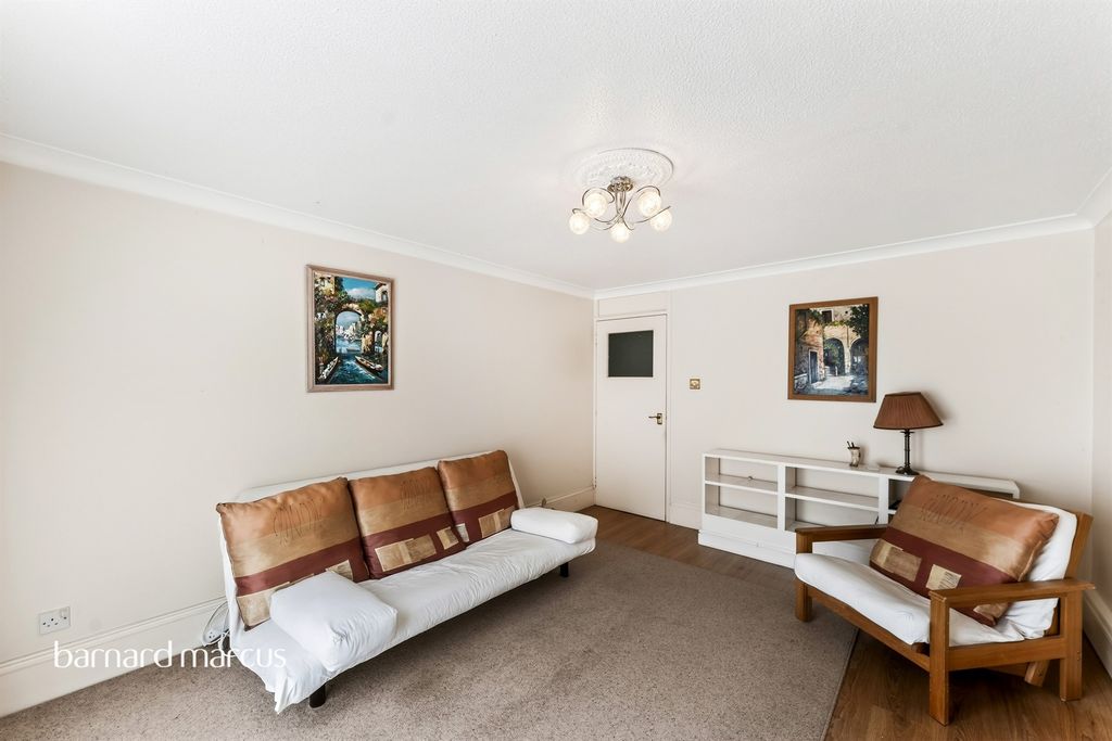 Property photo 3 of 9