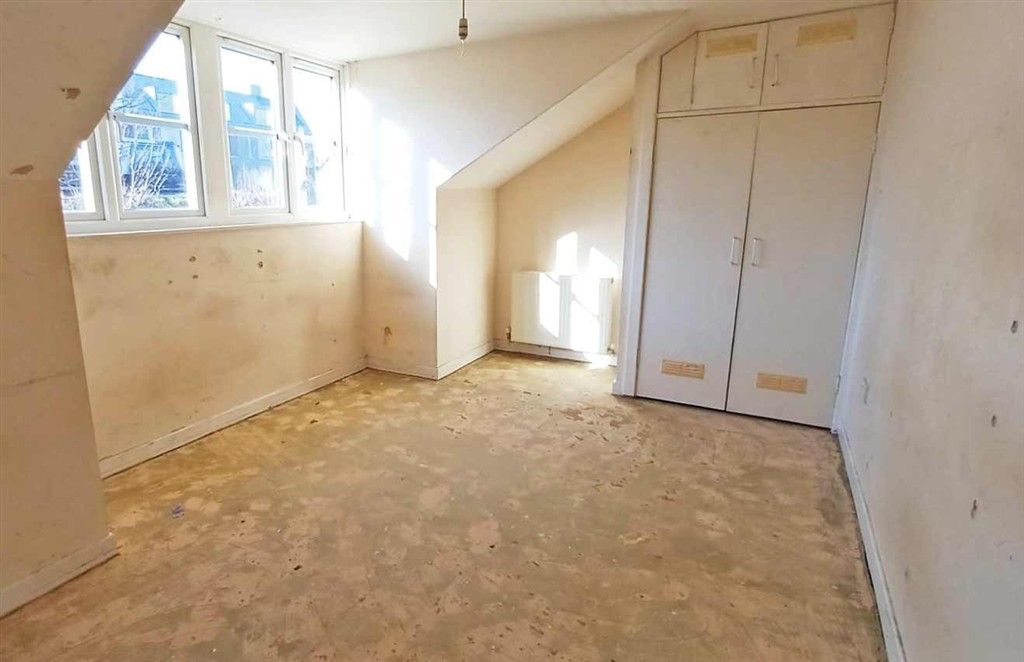 Property photo 3 of 6