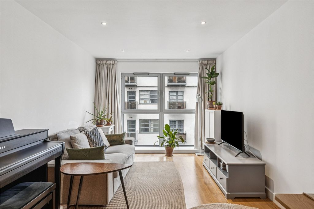 Property photo 1 of 16 Picture No. 02