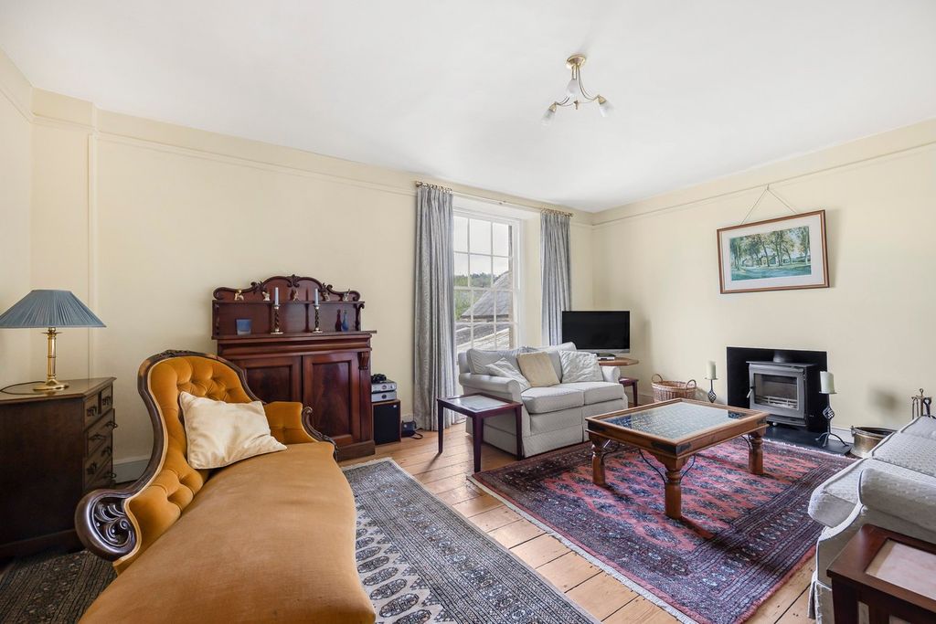 Property photo 3 of 31