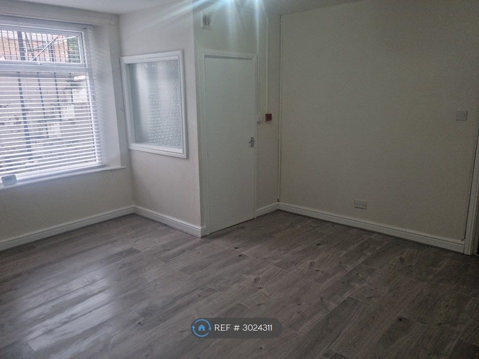 Property photo 3 of 8 Living Room