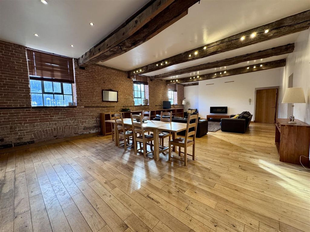 Property photo 2 of 18 Reception Room