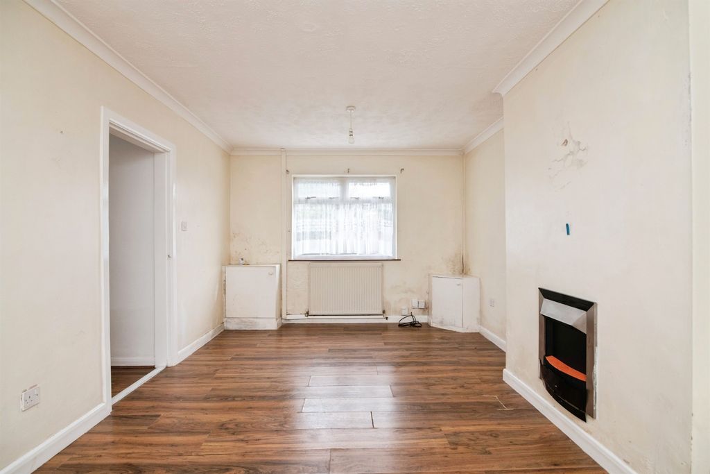 Property photo 2 of 20