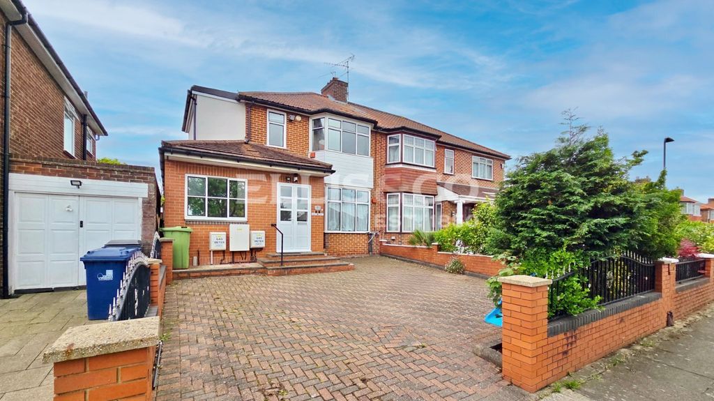 Property photo 2 of 12 Picture No. 13