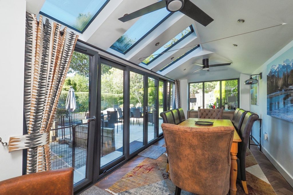 Property photo 3 of 18 Dining Room