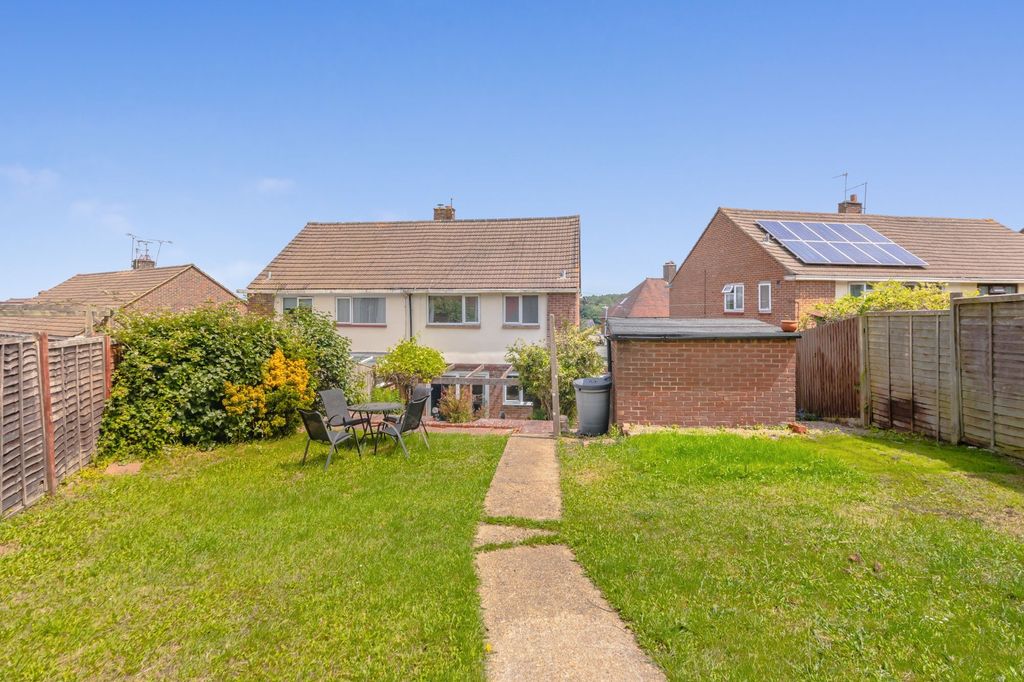 Property photo 3 of 23