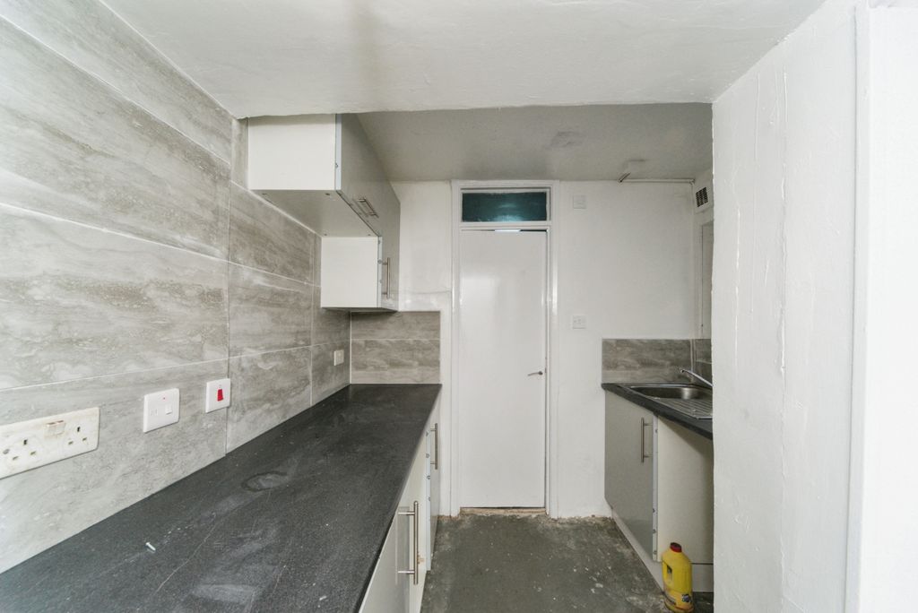 Property photo 2 of 17 Photography