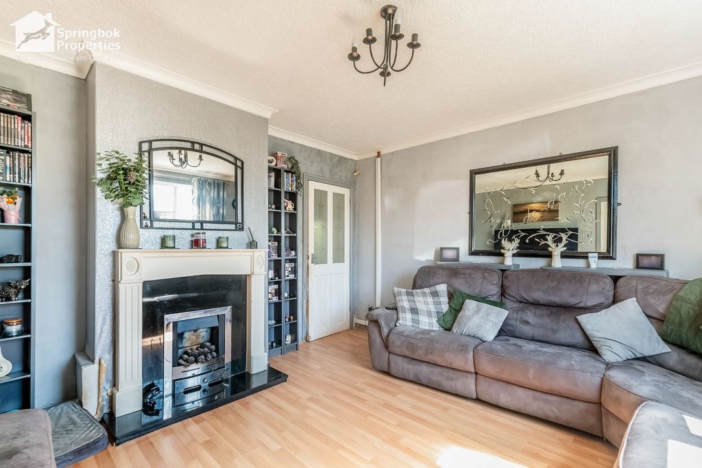 Property photo 3 of 17 Image 2