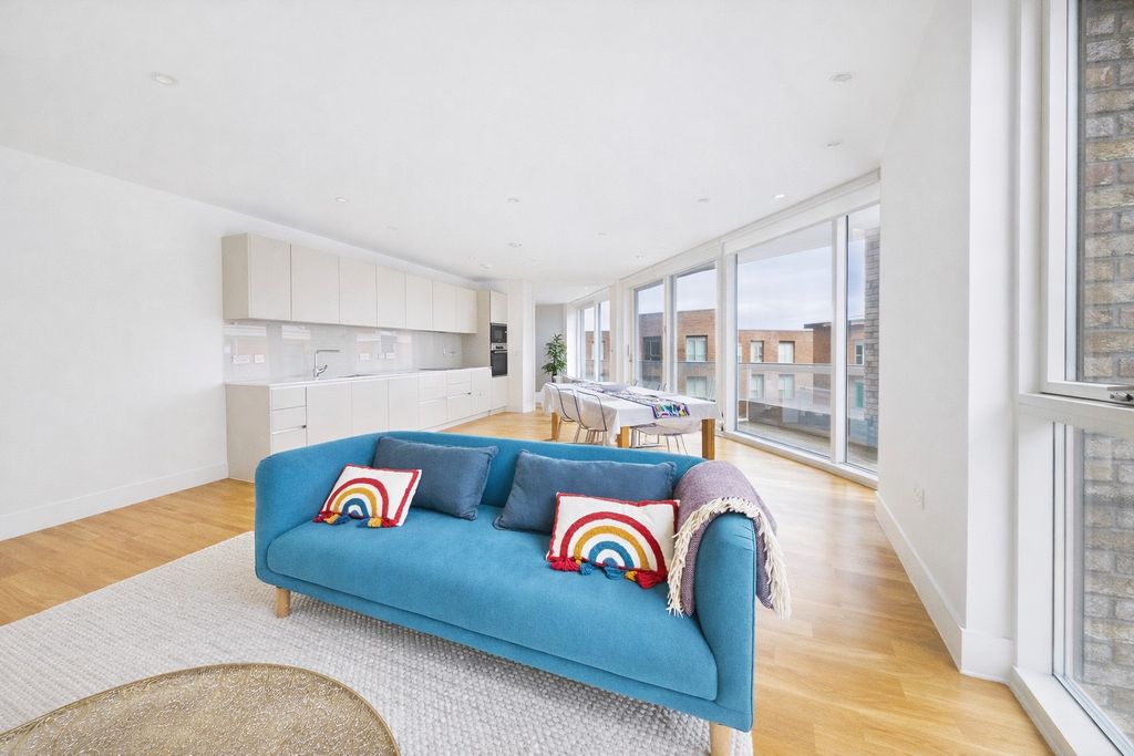 Property photo 2 of 9