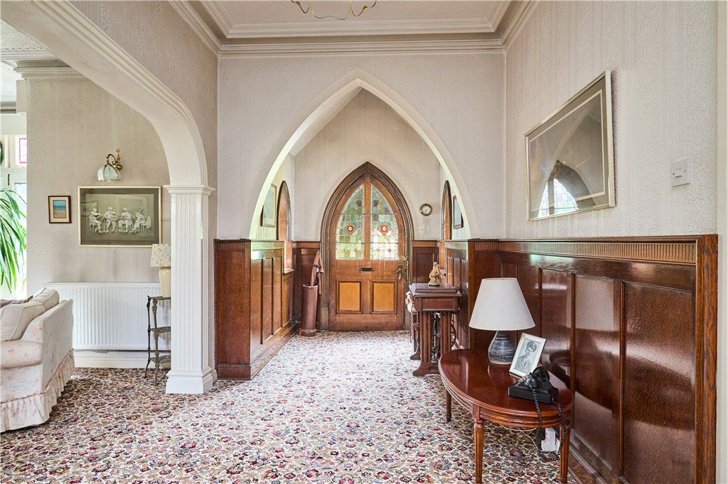 Property photo 3 of 40 Entrance