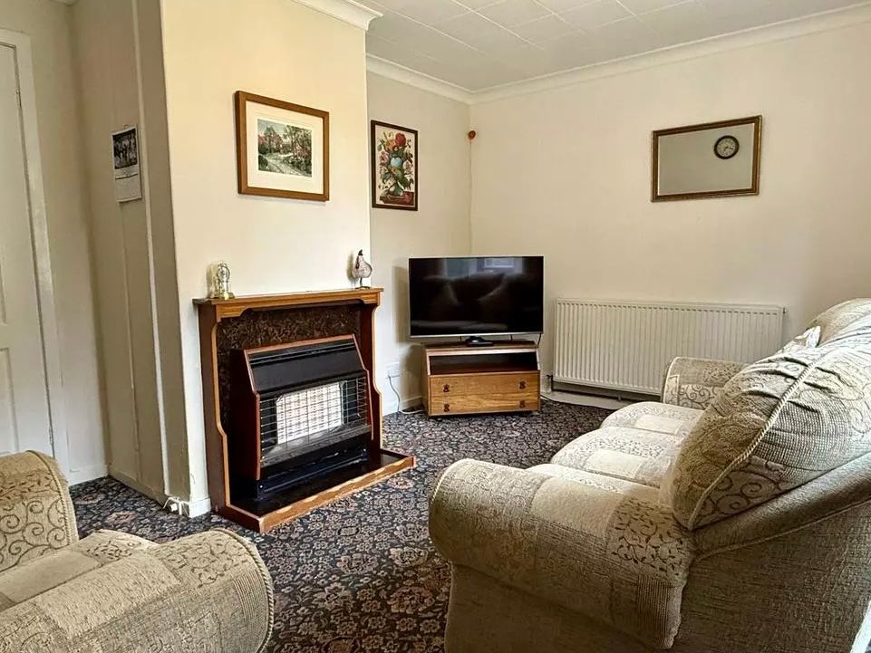 Property photo 2 of 9