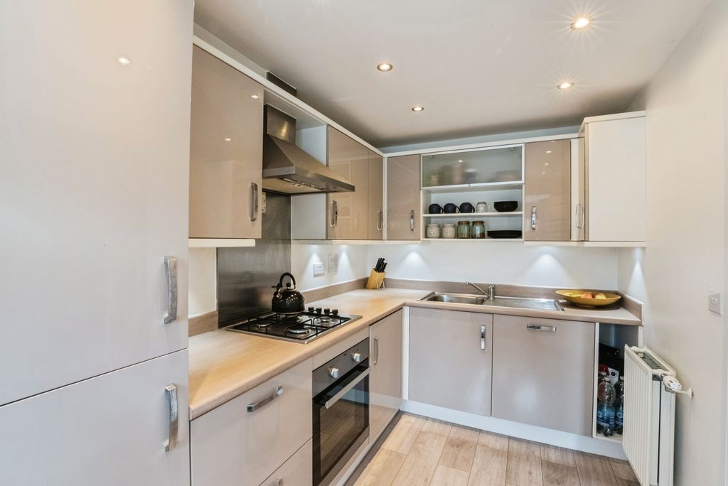 Property photo 3 of 19 Pbox-Img.Jpg
