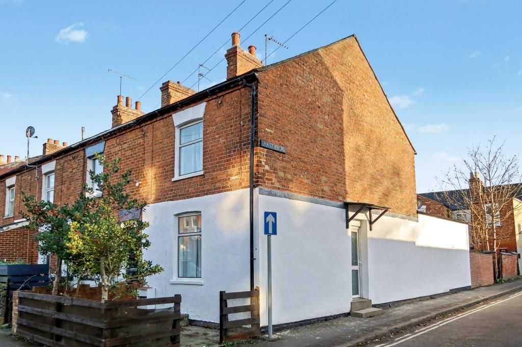 Property photo 1 of 7 External