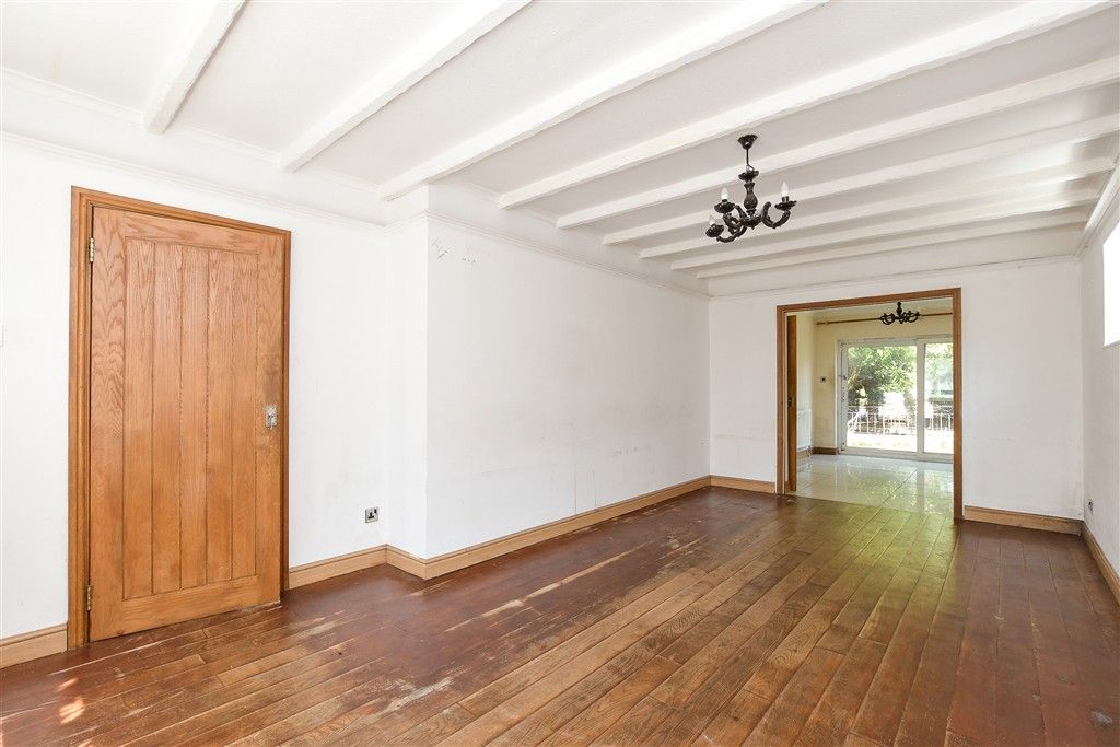 Property photo 1 of 16 Lounge
