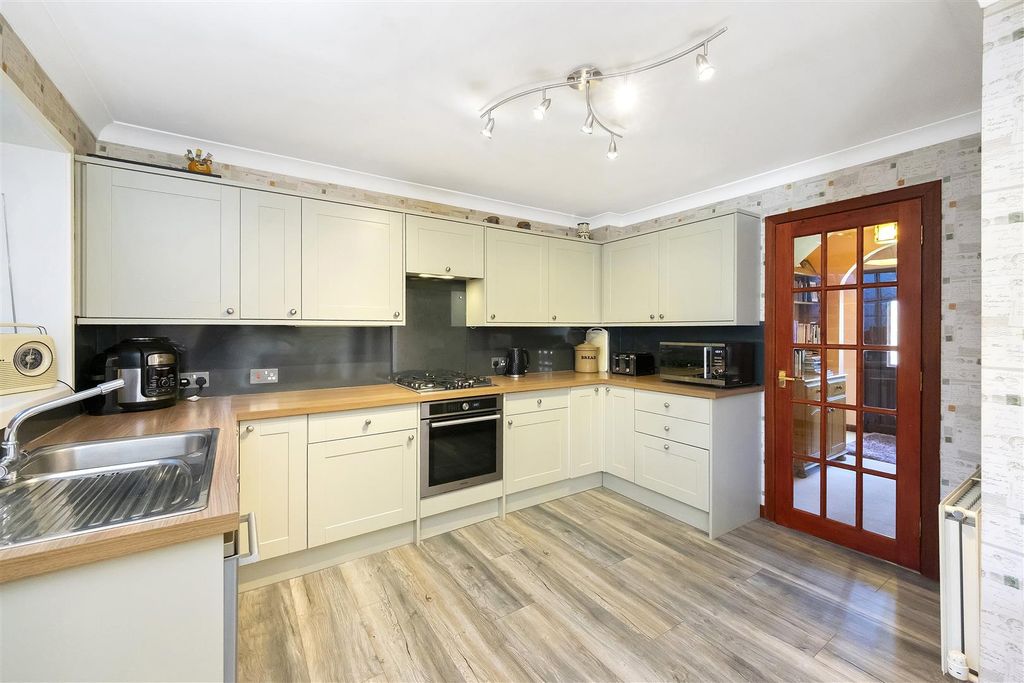 Additional image 4 of 3 bed semi-detached house for sale48 Eden Park, Cupar KY15